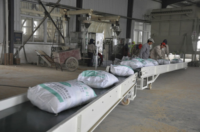 淮安大華生物科技 創新化肥產品旺銷全國各地