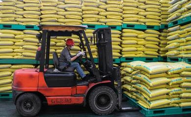 湖北宜昌 磷肥企業加速復工復產保春耕