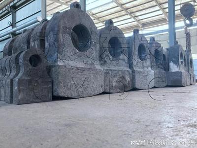 碎石頭的硬質(zhì)合金錘頭能用多久?制砂機(jī)的錘頭哪里有賣?